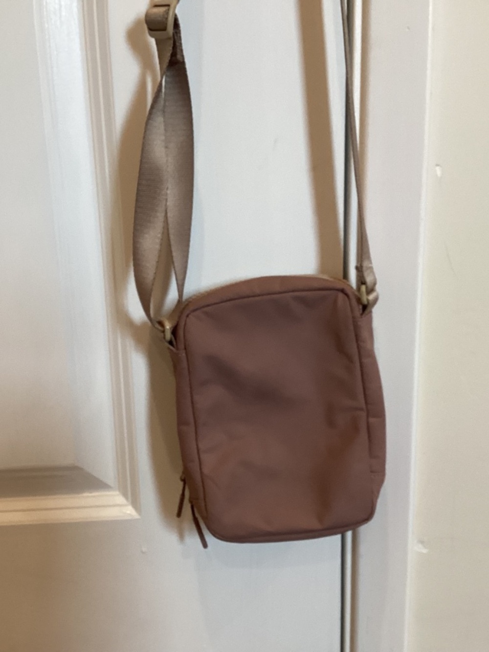 Lululemon crossbody bag. - Picture 3 of 6